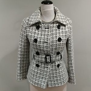 BEAUTIFUL WHITE HOUSE BLACK MARKET COAT